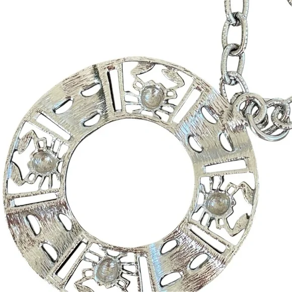 Sarah Coventry Talisman of Love, pendant w/ long chain and clip on earrings,1970 - Picture 5 of 14